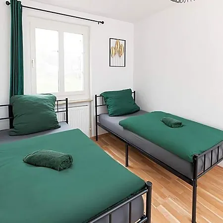 Отель Smart - - Perfect For 6 Guests - - Netflix - Schwebebahn - Free Parking Zone