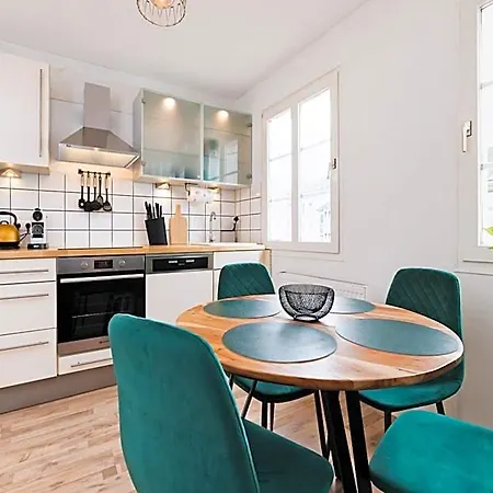 Отель Smart - - Perfect For 6 Guests - - Netflix - Schwebebahn - Free Parking Zone