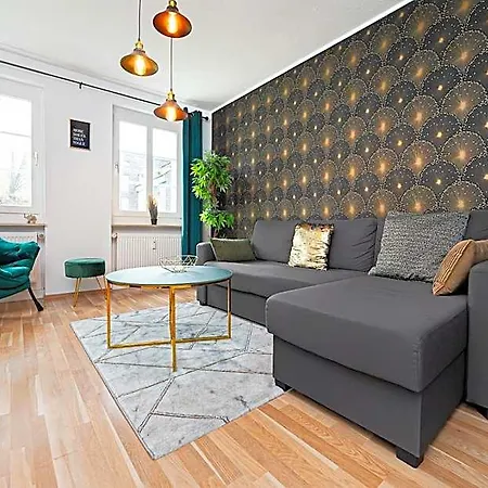 Smart - - Perfect For 6 Guests - - Netflix - Schwebebahn - Free Parking Zone Отель 3*